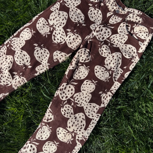 Strawberry Jeans - Picture 2 of 2